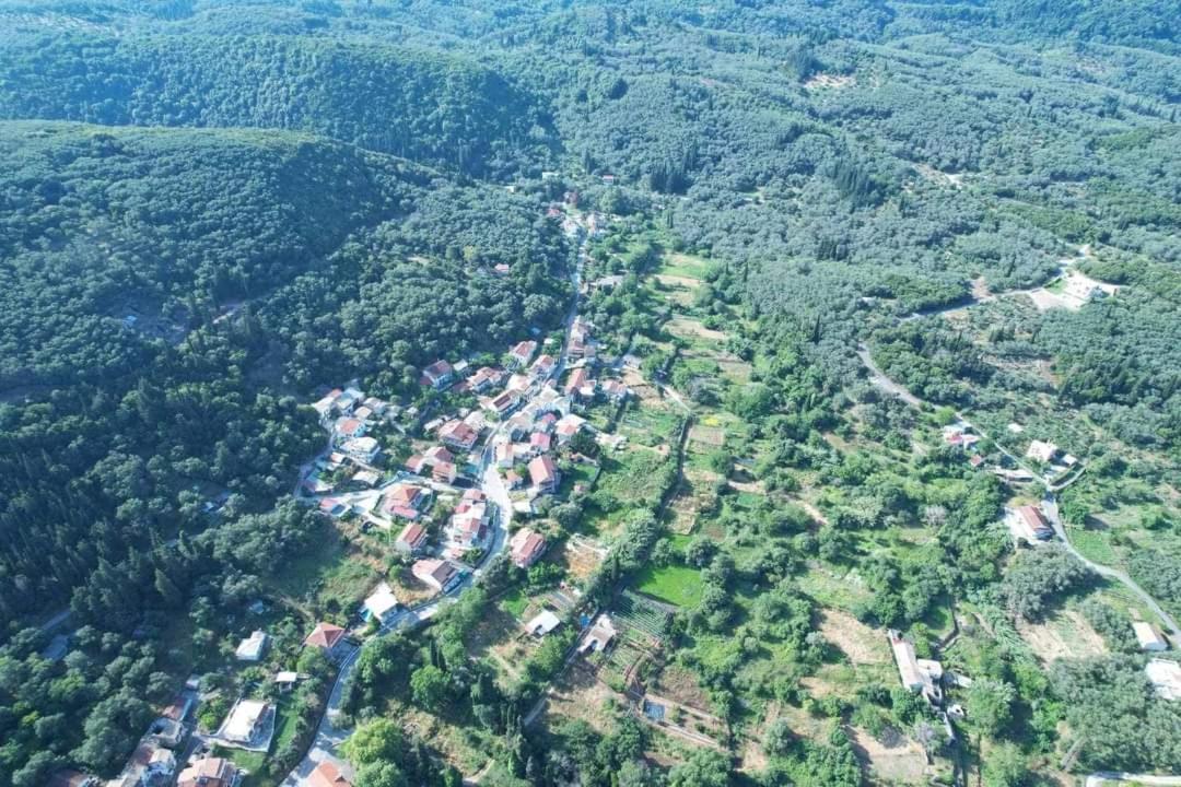 Гостьовий будинок Harry'S Retreat Klimatia Екстер'єр фото
